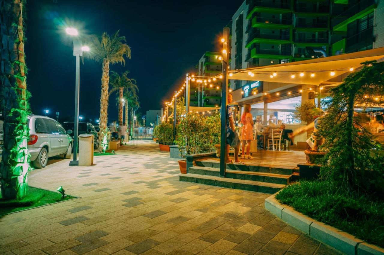 Sunfest Aparthotel Pool & Spa Mamaia Nord Năvodari Екстериор снимка