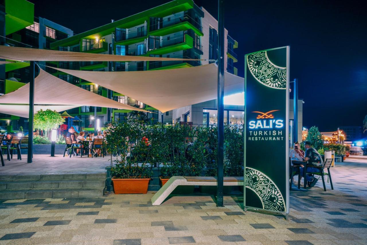 Sunfest Aparthotel Pool & Spa Mamaia Nord Năvodari Екстериор снимка