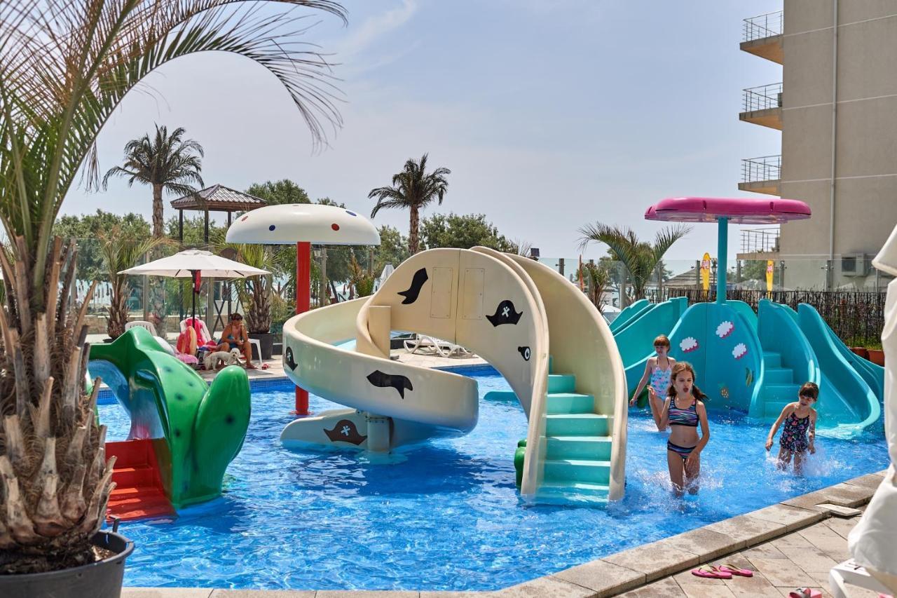 Sunfest Aparthotel Pool & Spa Mamaia Nord Năvodari Екстериор снимка
