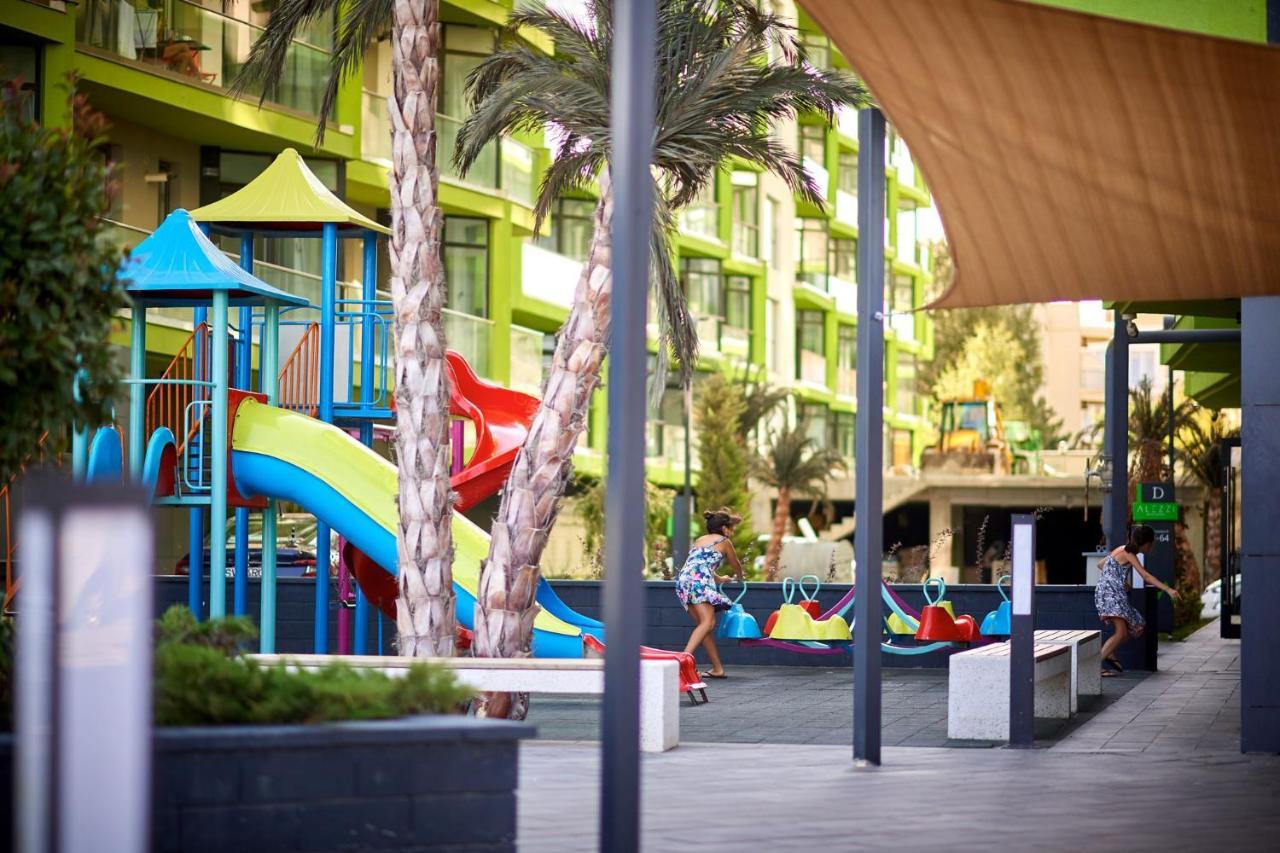 Sunfest Aparthotel Pool & Spa Mamaia Nord Năvodari Екстериор снимка