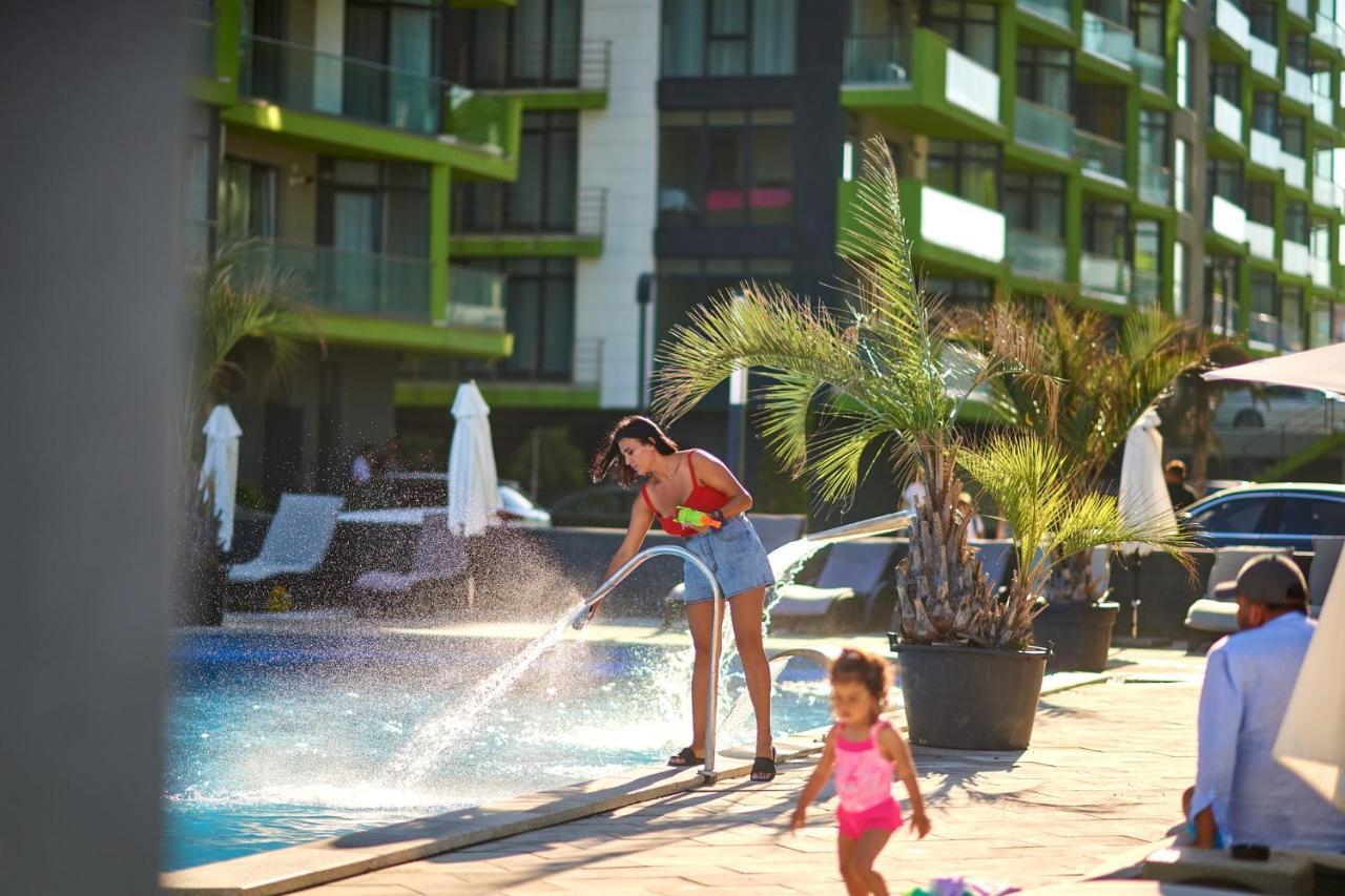 Sunfest Aparthotel Pool & Spa Mamaia Nord Năvodari Екстериор снимка